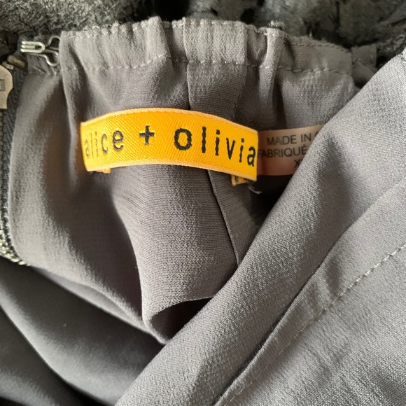 Alice&Olivia Open-Back Lace Maxi Dress - Picture 4 of 5